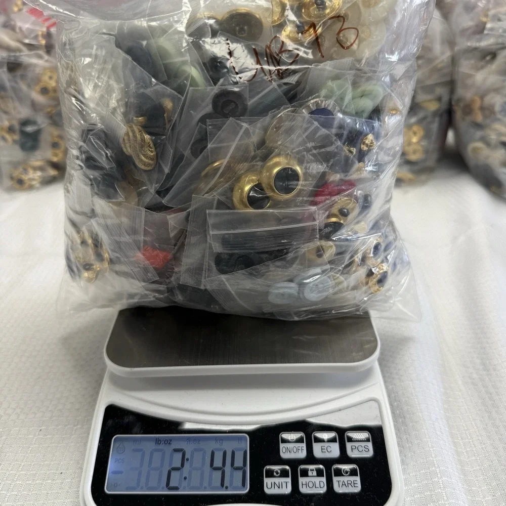 Grab Bag Vintage 80's‎ Sewing Craft Buttons Sorted Packets Gallon Bag 2.4 Lbs